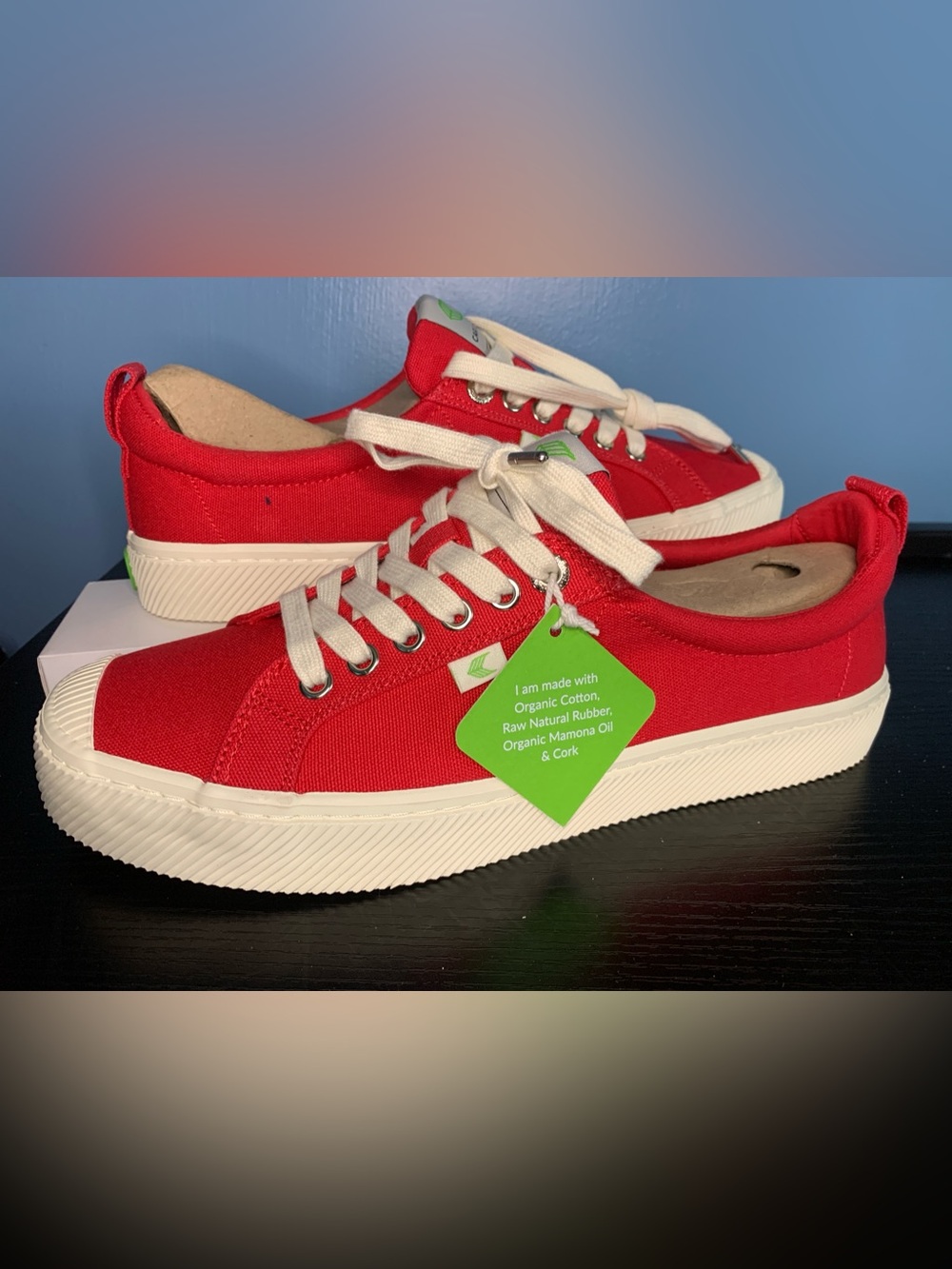 Cariuma Low Women's Red Canvas Sneakers